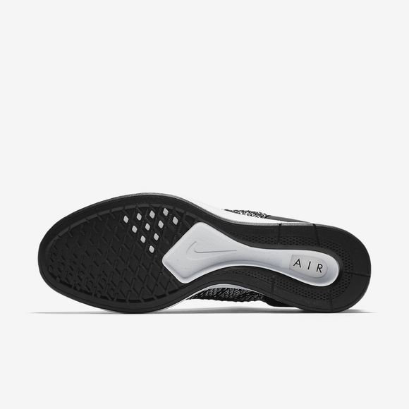 Nike Air Zoom Mariah Flyknit Racer - Picture 2 of 6